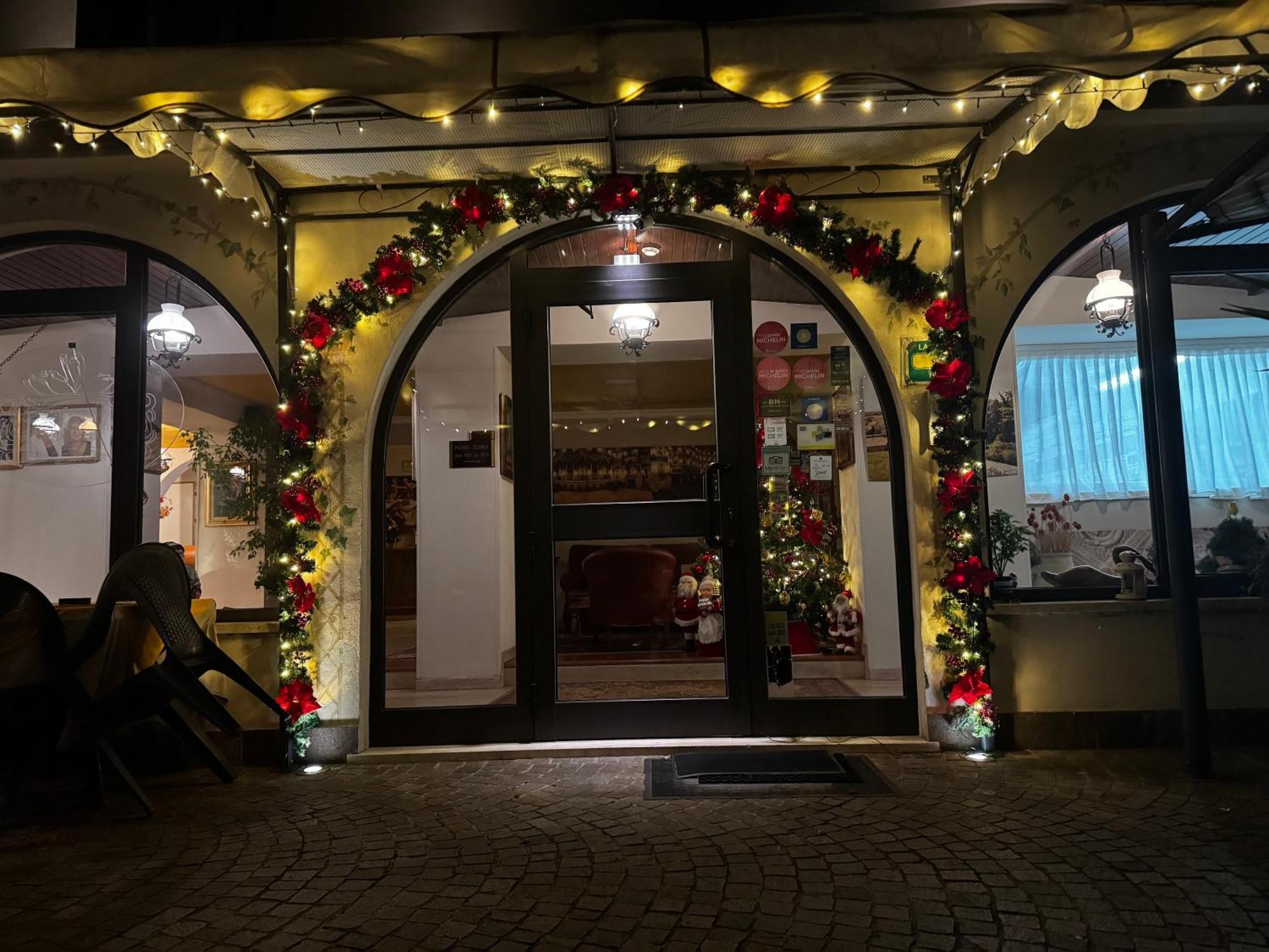 Hotel Ristorante La Grotta Castiglione Delle Stiviere Dış mekan fotoğraf
