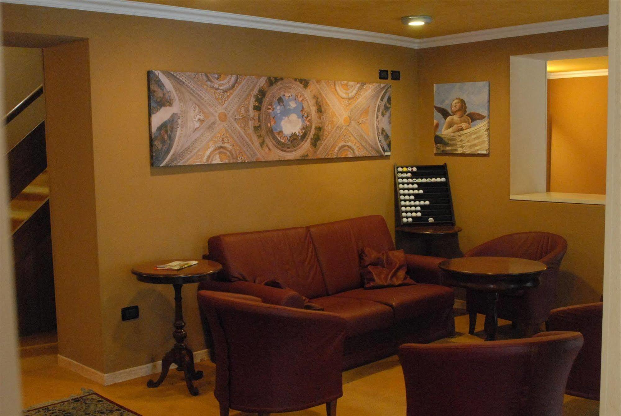 Hotel Ristorante La Grotta Castiglione Delle Stiviere Dış mekan fotoğraf
